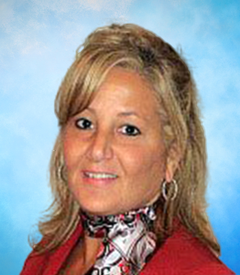 Portrait of Laura Yuen, NYS Licensed Real Estate Salesperson.