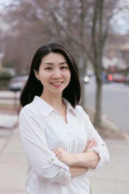 Portrait of Xiao Min (Daisy) Shi, NYS Licensed Real Estate Salesperson