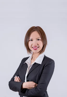 Portrait of Joyce Yu, NYS Licensed Real Estate Associate Broker