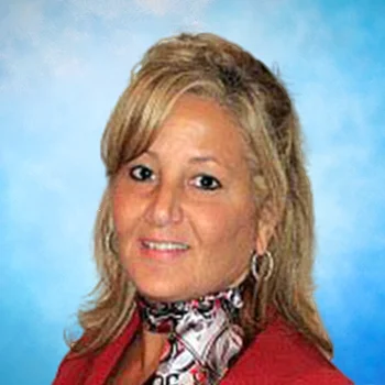 Portrait of Laura Yuen, NYS Licensed Real Estate Salesperson