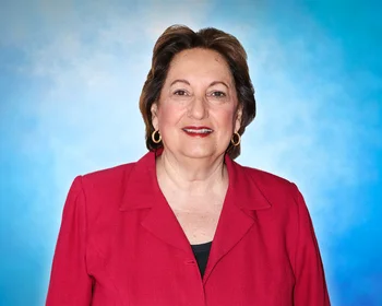 Portrait of Laura Mooney, NYS Licensed Real Estate Salesperson