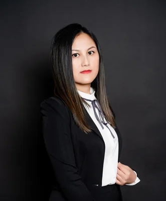 Portrait of Wan Qing (Winnie) Wu, NYS Licensed Real Estate Salesperson