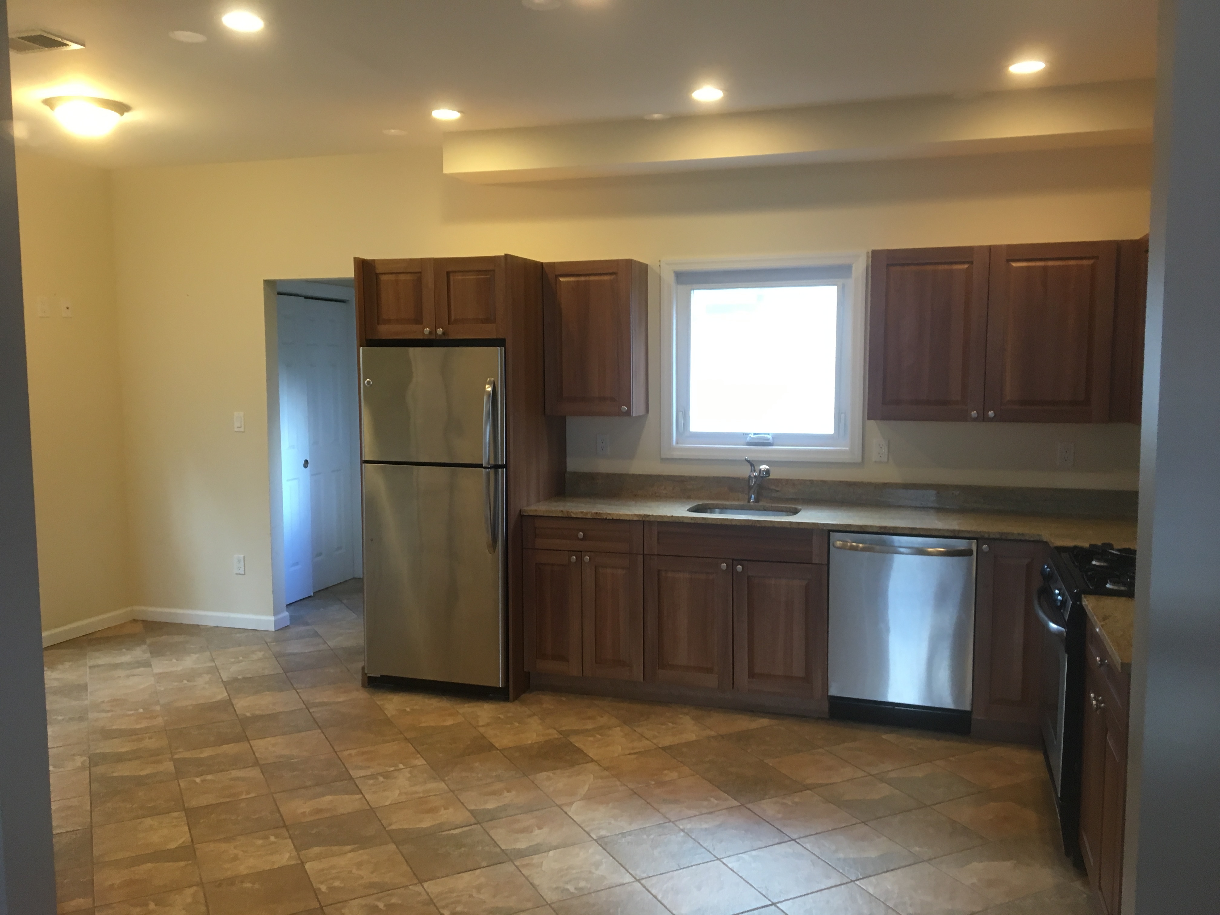 New Dorp Plaza, Staten Island