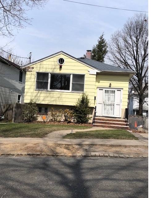385 Castleton Avenue, Staten Island